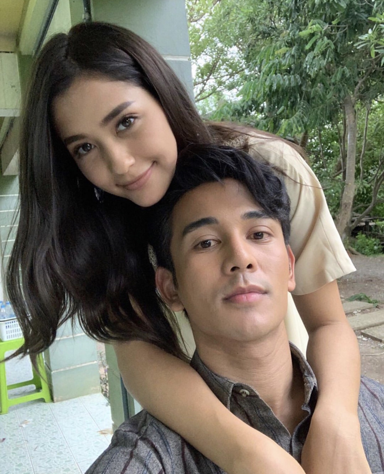 เพจดังแฉปมเลิกคู่รักคนดัง ทะเลาะหนัก ครอบครัวไม่ปลื้ม ชาวเน็ตโยงคู่ "กัน-มารี"
