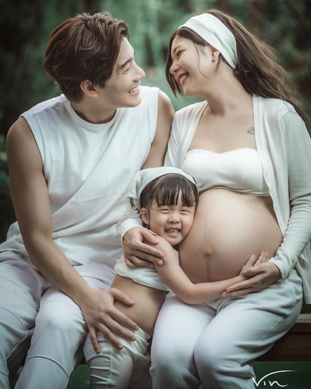 คลอดแล้ว "กุ๊บกิ๊บ" ให้กำเนิดลูกสาวคนที่สอง ตั้งชื่อ "น้องเป่าเป้ย์" คลอดแล้ว "กุ๊บกิ๊บ" ให้กำเนิดลูกสาวคนที่สอง ตั้งชื่อ "น้องเป่าเป้ย์"