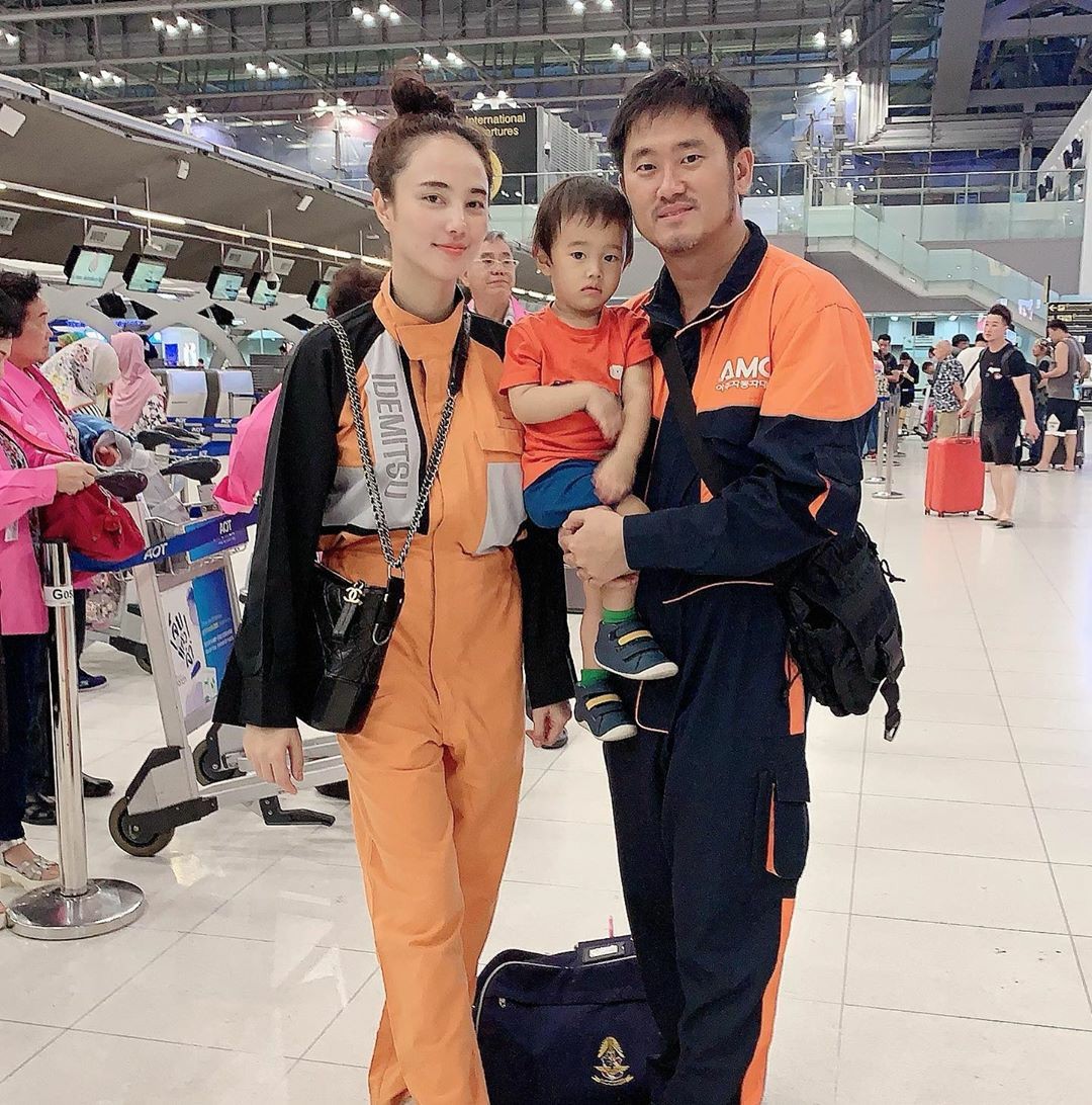 "กุญแจซอล" เผยภาพครอบครัวล่าสุด บอกข่าวดีด้วยตัวเอง กำลังอุ้มท้องลูกคนที่ 2 "กุญแจซอล" เผยภาพครอบครัวล่าสุด บอกข่าวดีด้วยตัวเอง กำลังอุ้มท้องลูกคนที่ 2