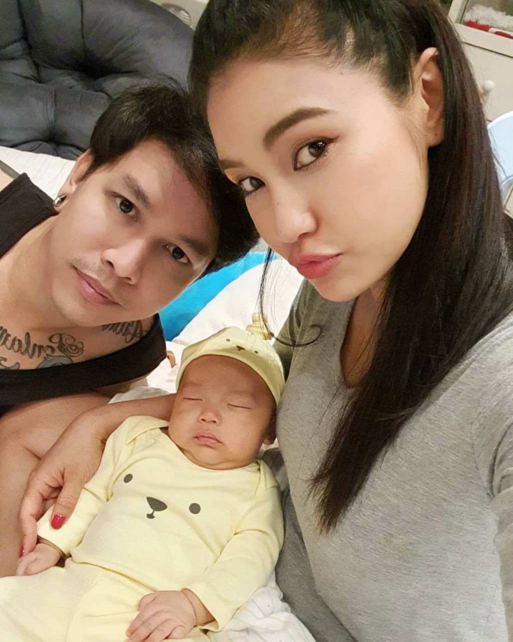 "ชมพู่ ก่อนบ่าย" ไม่อยากคิดมาก ชาวเน็ตคอมเมนต์แรง "ลูกมึ- เกิดมาหน้าแก่เลยเหรอ?"