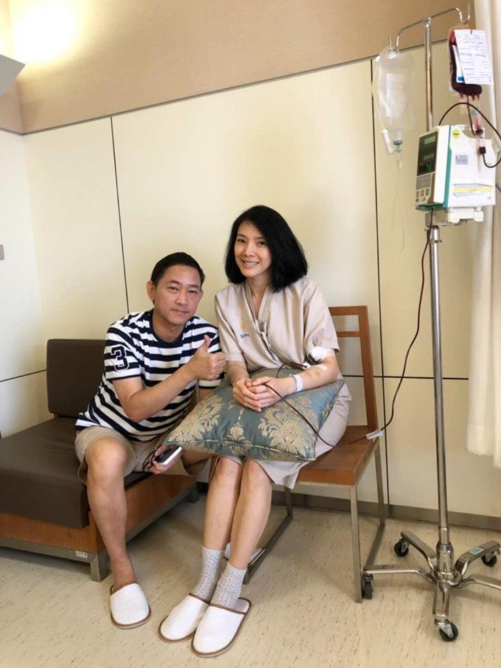 "นิ้ง กุลสตรี" มอบเงินบริจาคให้ศิริราชมูลนิธิ แฟนๆ ส่งกำลังใจป่วยไขกระดูกบกพร่อง