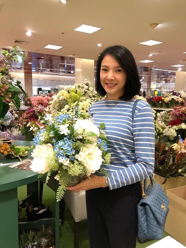 "นิ้ง กุลสตรี" มอบเงินบริจาคให้ศิริราชมูลนิธิ แฟนๆ ส่งกำลังใจป่วยไขกระดูกบกพร่อง