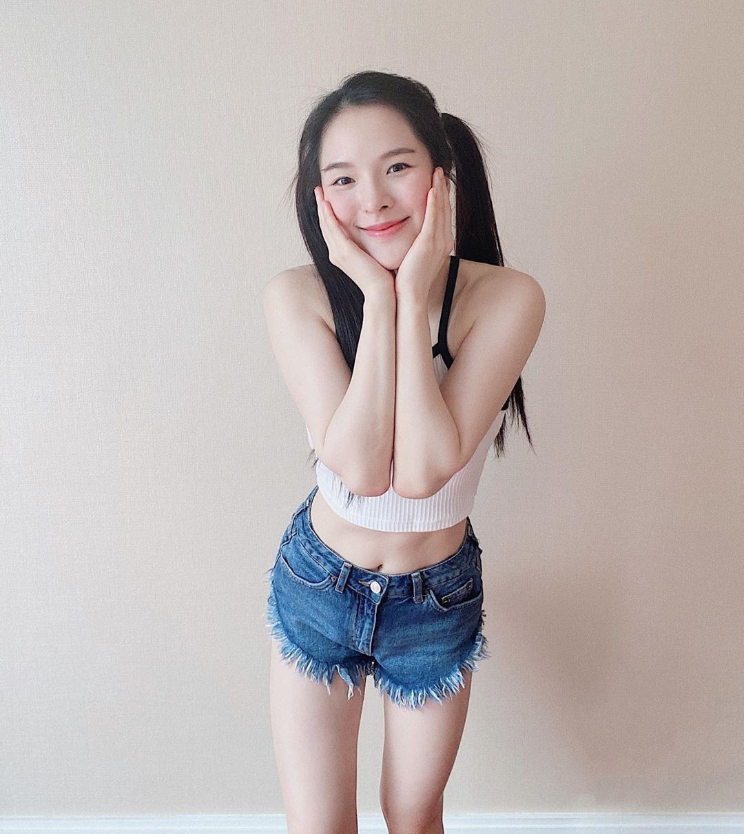 "ปันปัน สุฑัตตา" อยากตัดผม แต่โดนโฟกัสผิดจุด? สวมชุดนุ่งสั้นโชว์ขาวจั๊วะ