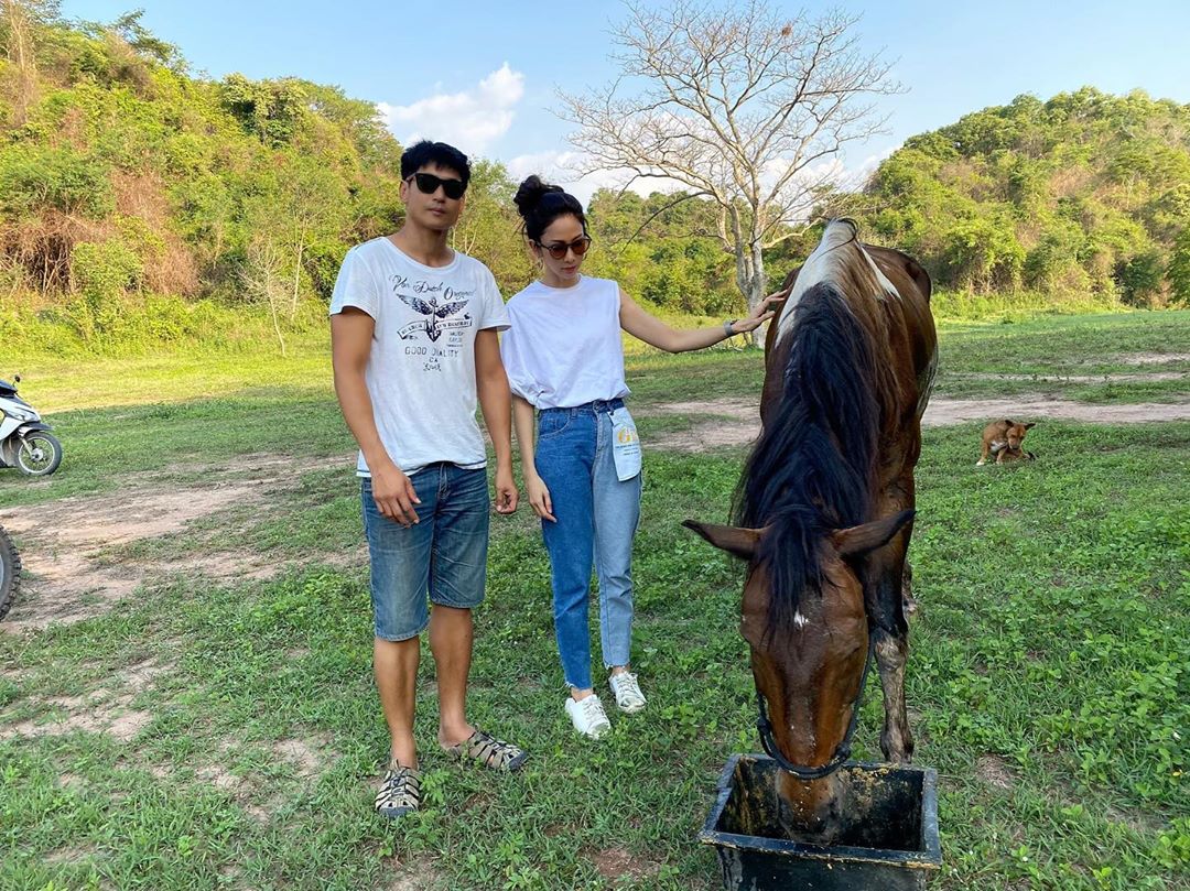 "ยุ้ย-ธัญญ์" น้ำตาไหลเห็นภาพม้าป่วยและม้าตัวรักจากไปด้วยโรคระบาดในม้า