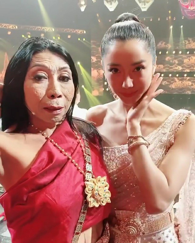 "สิตางศุ์" ควง "ไอซ์ อภิษฎา" เทียบกันชัดๆ ถูกทักหน้าคล้าย วอนชาวเน็ตช่วยตัดสิน