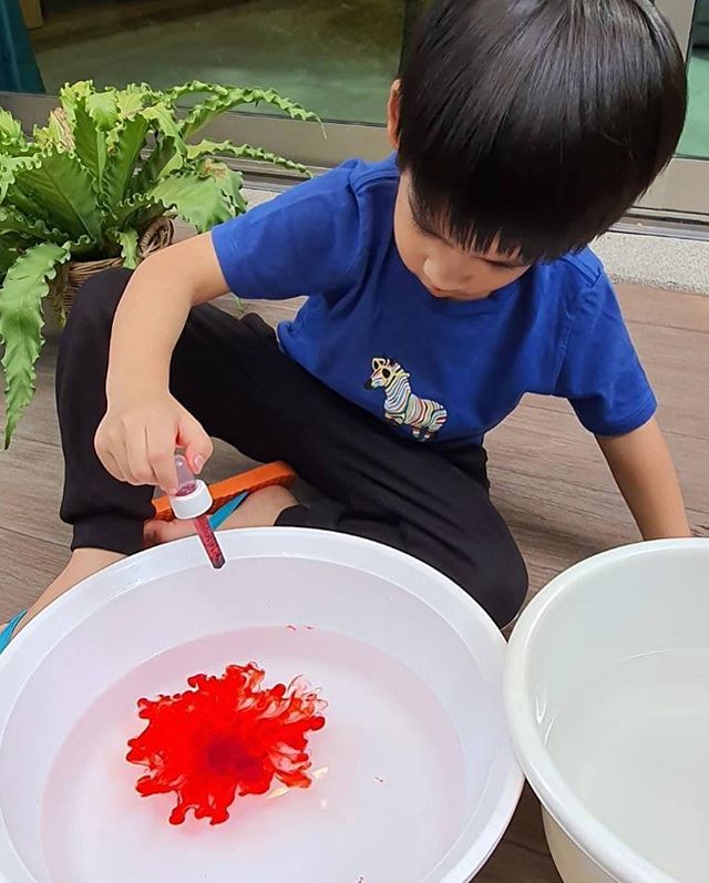 "หมอโอ๊ค" ถึงกับฮา โพสต์ภาพวาดฝีมือ "อลิน-อลัน" ตอนเรียนออนไลน์