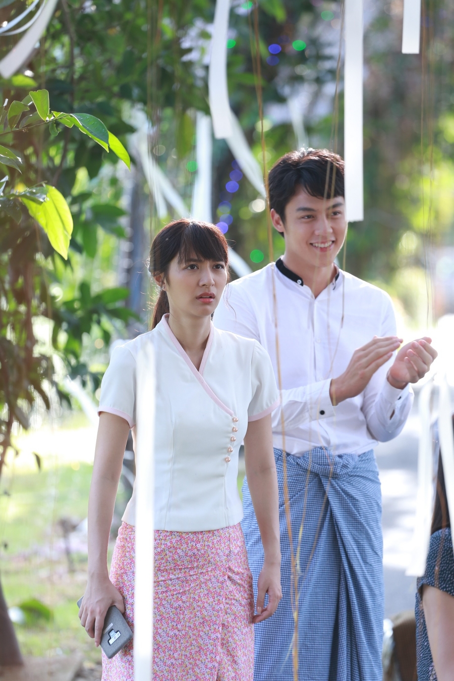 "หมาก" มึนหนัก โดน "มิว" กับแก๊งเพื่อนตลบหลังจับส่งตัวเข้าหอ "อกเกือบหักแอบรักคุณสามี" "หมาก" มึนหนัก โดน "มิว" กับแก๊งเพื่อนตลบหลังจับส่งตัวเข้าหอ "อกเกือบหักแอบรักคุณสามี"