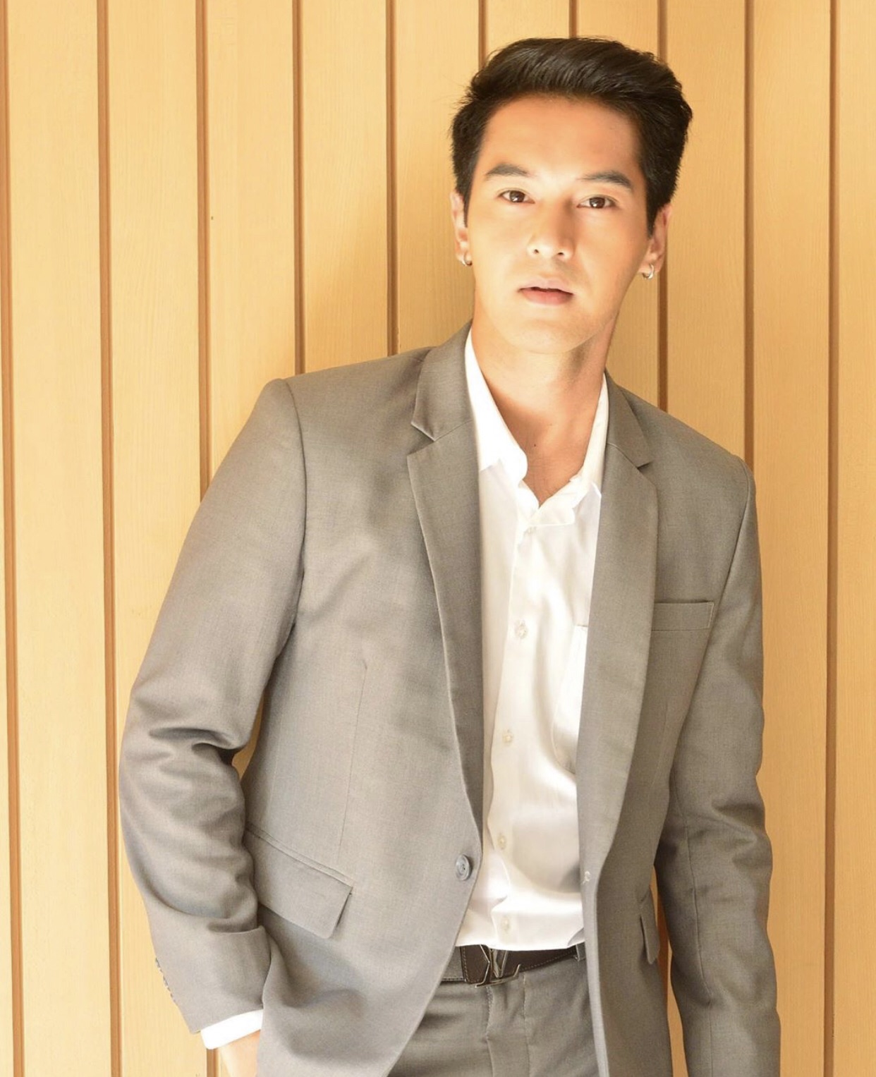 อย่าหมิ่นเงินน้อย "อ๊อฟ ชนะพล" เปิดใจผันตัวเป็นพ่อค้าขายขนมปังหารายได้เสริม