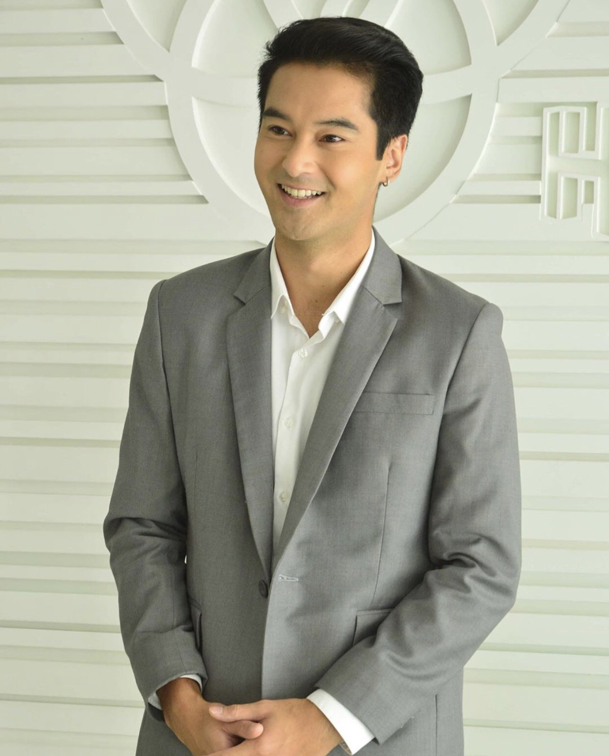 อย่าหมิ่นเงินน้อย "อ๊อฟ ชนะพล" เปิดใจผันตัวเป็นพ่อค้าขายขนมปังหารายได้เสริม