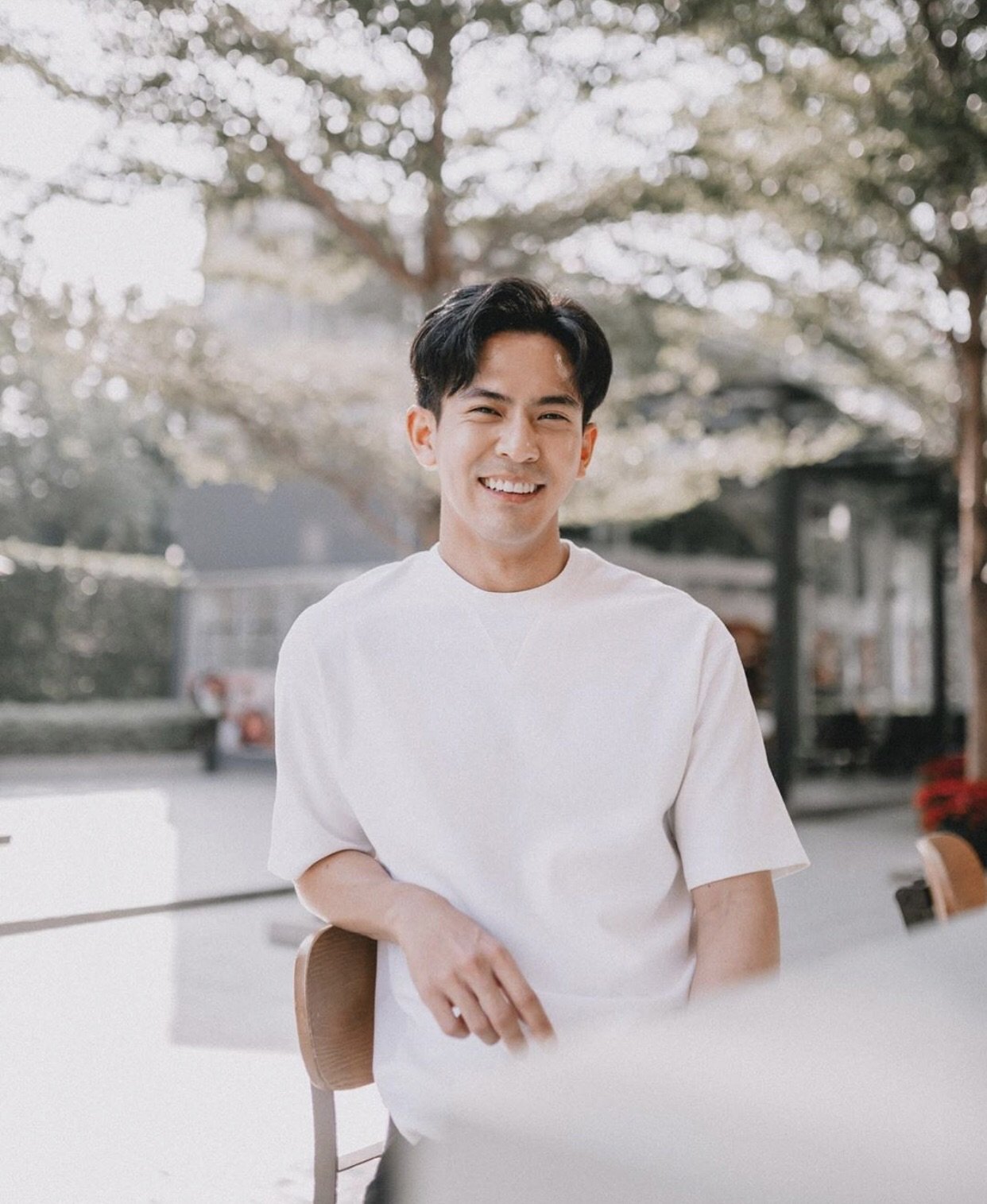 ส่องลุคใหม่ "เต้ย พงศกร" หั่นผมหน้าม้าเต่อแบบ "พัคแซรอย" เพื่อนๆ แซวเพียบ