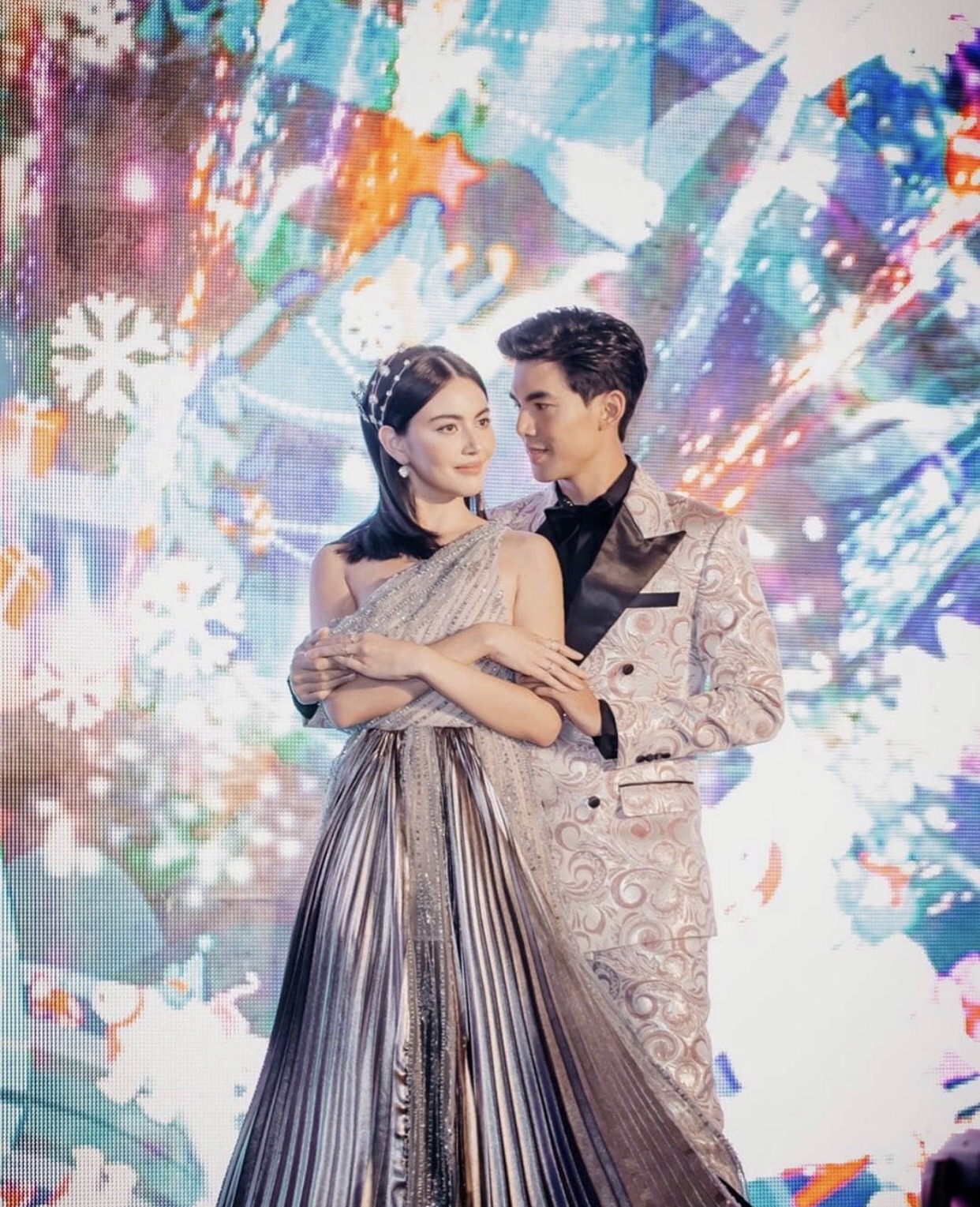 ทั้งหวานทั้งฟิน "เต๋อ ฉันทวิชช์" ยกเค้กเซอร์ไพรส์วันเกิดหวานใจ "ใหม่ ดาวิกา"