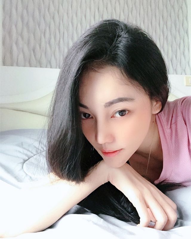 "เอ็มมี่ อมลวรรณ" ยอมรับผิดโพสต์ง้อผู้หญิง สัญญาจะไม่คุยกับใครอีกแล้ว "เอ็มมี่ อมลวรรณ" ยอมรับผิดโพสต์ง้อผู้หญิง สัญญาจะไม่คุยกับใครอีกแล้ว
