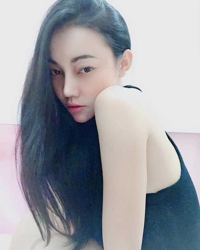 "เอ็มมี่ อมลวรรณ" ยอมรับผิดโพสต์ง้อผู้หญิง สัญญาจะไม่คุยกับใครอีกแล้ว "เอ็มมี่ อมลวรรณ" ยอมรับผิดโพสต์ง้อผู้หญิง สัญญาจะไม่คุยกับใครอีกแล้ว