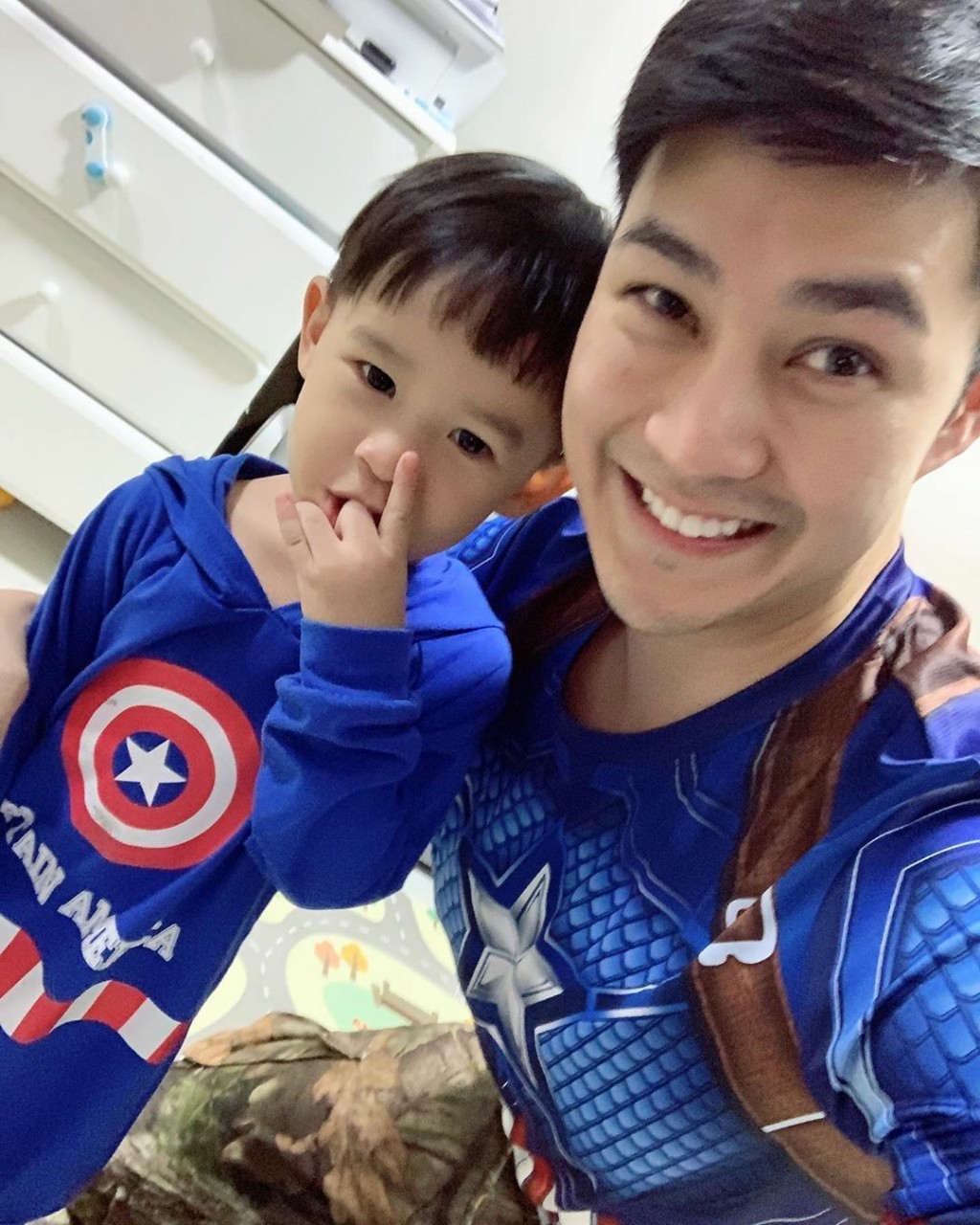 "แอมป์ พีรวัศ" ไม่อายทำกิน ส่งอาหารจนแฟนๆ จำได้ ถูกถามทำไมมาขับแกร็บ "แอมป์ พีรวัศ" ไม่อายทำกิน ส่งอาหารจนแฟนๆ จำได้ ถูกถามทำไมมาขับแกร็บ