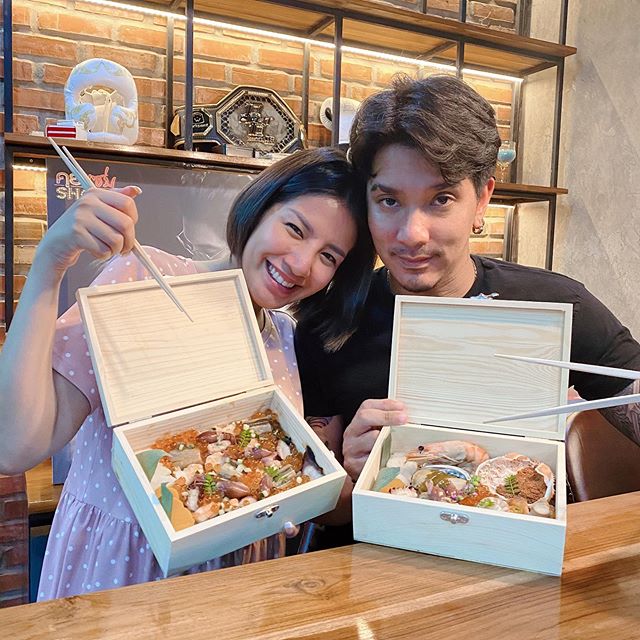 "ใบเตย" เผยภาพท้อง 6 เดือน ในชุดคลุมท้องสุดแซ่บ อัปเดตลูกสาวดิ้นไม่หยุด