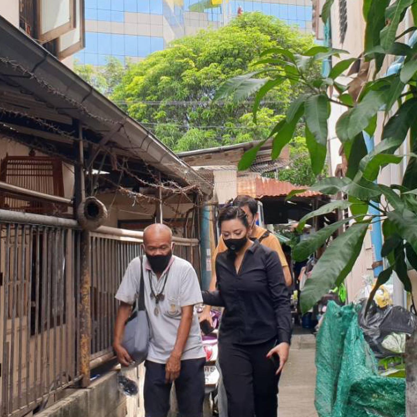 บุ๋ม ปนัดดา ลงพื้นที่ในฐานะประธานองค์กรทำดี